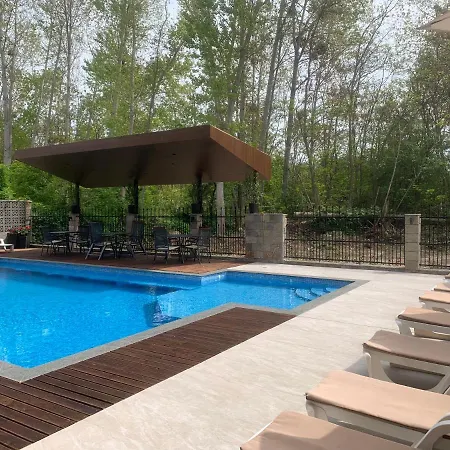 Park And Pool דירה *